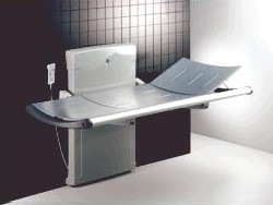 Pflegeliege elektrisch höhenverstellbar
