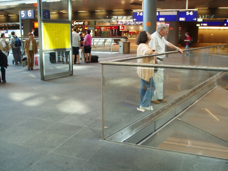 Schwer erkennbare Glasbrüstungen (PW)