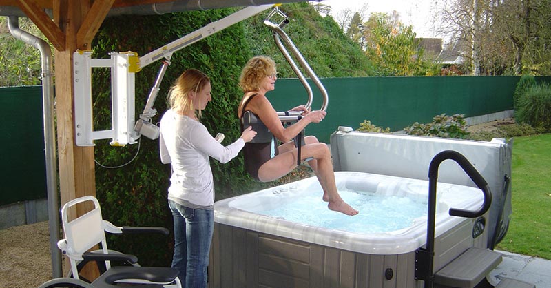 Poollift im Garten